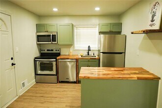 1875 Dunlap Ave in Atlanta, GA - Building Photo - Building Photo