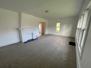 593 Maple St, Unit Lower Unit in Mansfield, OH - Building Photo - Building Photo