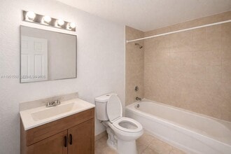 2752 NW 131st St in Opa Locka, FL - Building Photo - Building Photo