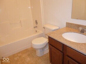 972 Orlando St in Carmel, IN - Building Photo - Building Photo