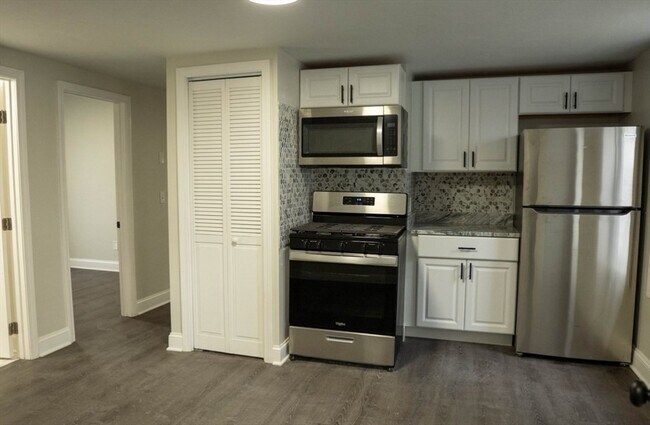 100 Eastern Ave-Unit -B in Worcester, MA - Building Photo - Building Photo