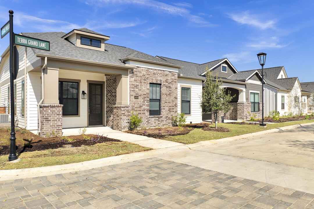 Mirella in Cypress, TX - Foto de edificio