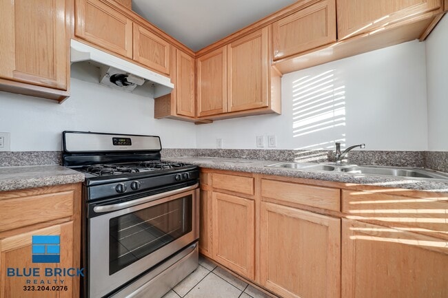 property at 1719 W 35th Pl