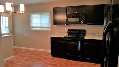 784 Rojean Dr in Ellisville, MO - Building Photo - Building Photo