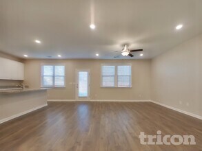 195 Chapelcrest Ln in Holly Springs, GA - Foto de edificio - Building Photo