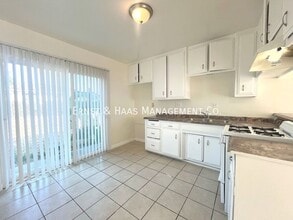 5940 Atlantic Ave in Long Beach, CA - Building Photo - Building Photo