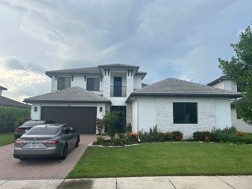 4815 Frattina St in Ave Maria, FL - Building Photo