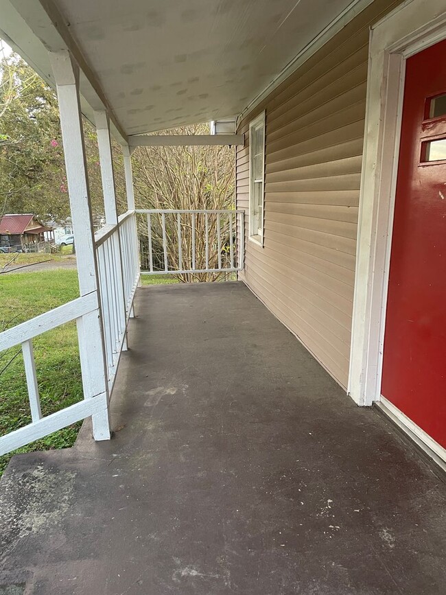 233 Hulsey St in Bessemer, AL - Building Photo - Building Photo