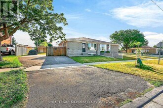 362 Rosedale Dr in Whitby, ON - Building Photo - Building Photo