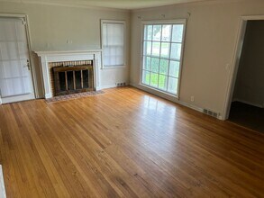 4208 Poppleton Ave in Omaha, NE - Building Photo - Building Photo