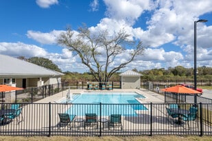 The Pointe at Crestmont in Houston, TX - Building Photo