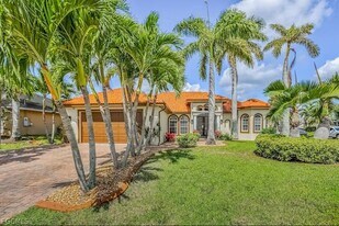 4102 Oasis Blvd in Cape Coral, FL - Building Photo