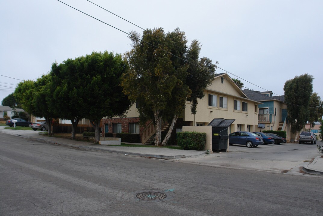 1360-1380 Donax Ave in Imperial Beach, CA - Building Photo