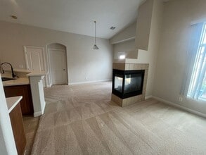 1089 Elation Ln in Henderson, NV - Foto de edificio - Building Photo