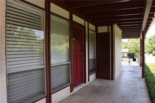 5601 Woodrow Ave in Austin, TX - Building Photo