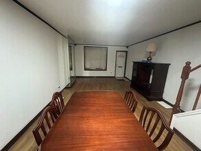 2439 S Iseminger St in Philadelphia, PA - Foto de edificio - Building Photo