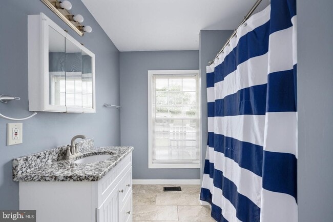 57 Ringgold Rd in Fredericksburg, VA - Foto de edificio - Building Photo