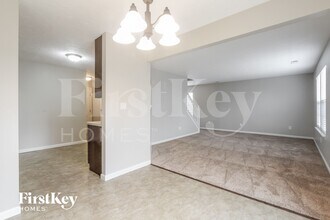 10483 Day Star Dr in Indianapolis, IN - Foto de edificio - Building Photo