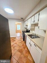 11309 Commonwealth Dr-Unit -T2 in Rockville, MD - Building Photo - Building Photo