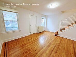 402 Delphine St in Philadelphia, PA - Building Photo - Building Photo