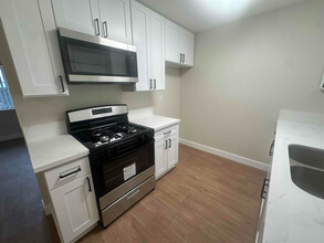8127 Stewart and Gray Rd-Unit -03 in Downey, CA - Building Photo - Building Photo