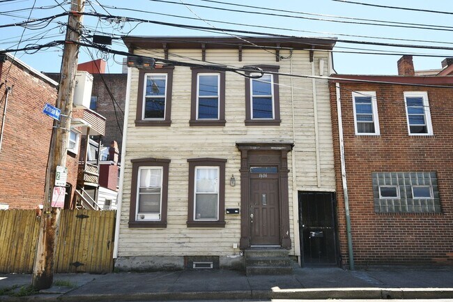 1606 Bingham St-Unit -1606 Bingham Floor 2 in Pittsburgh, PA - Foto de edificio - Building Photo