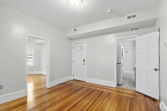 237 Walnut St in Chelsea, MA - Building Photo - Building Photo