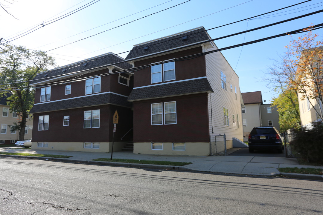 903 Chandler Ave in Linden, NJ - Building Photo