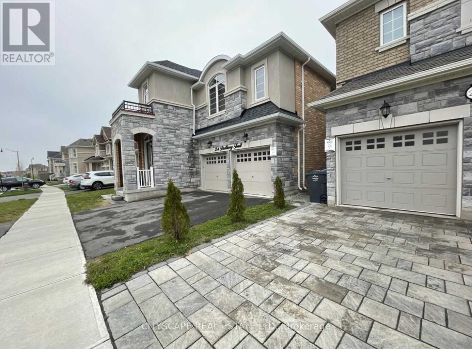 26 Padbury Trl in Brampton, ON - Building Photo