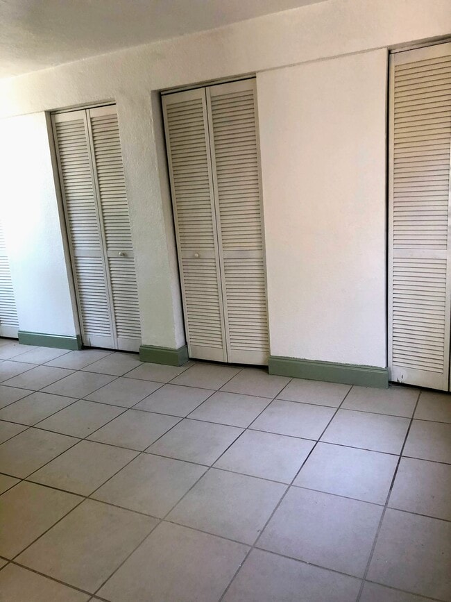 2144 SW 17th St, Unit 2 in Miami, FL - Building Photo - Building Photo