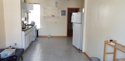 41-07 69th St in Queens, NY - Building Photo - Building Photo