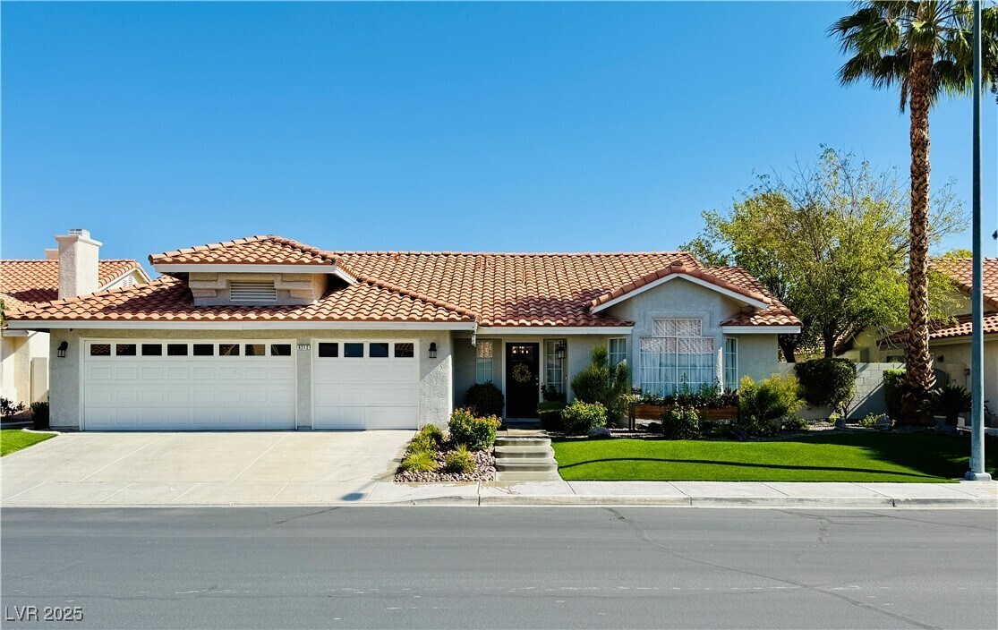 8212 Arch Bay Ln in Las Vegas, NV - Foto de edificio