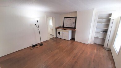 405 N Aurora St-Unit -#2 in Ithaca, NY - Building Photo - Building Photo