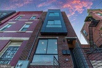 2040 N 19th St in Philadelphia, PA - Building Photo - Building Photo