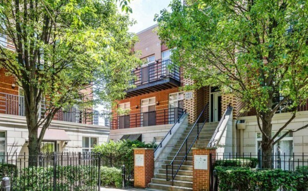 1033 E 46th St in Chicago, IL - Building Photo