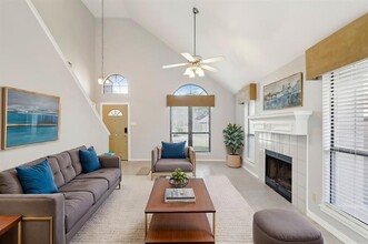 345 Banyan Dr in Grapevine, TX - Building Photo - Building Photo