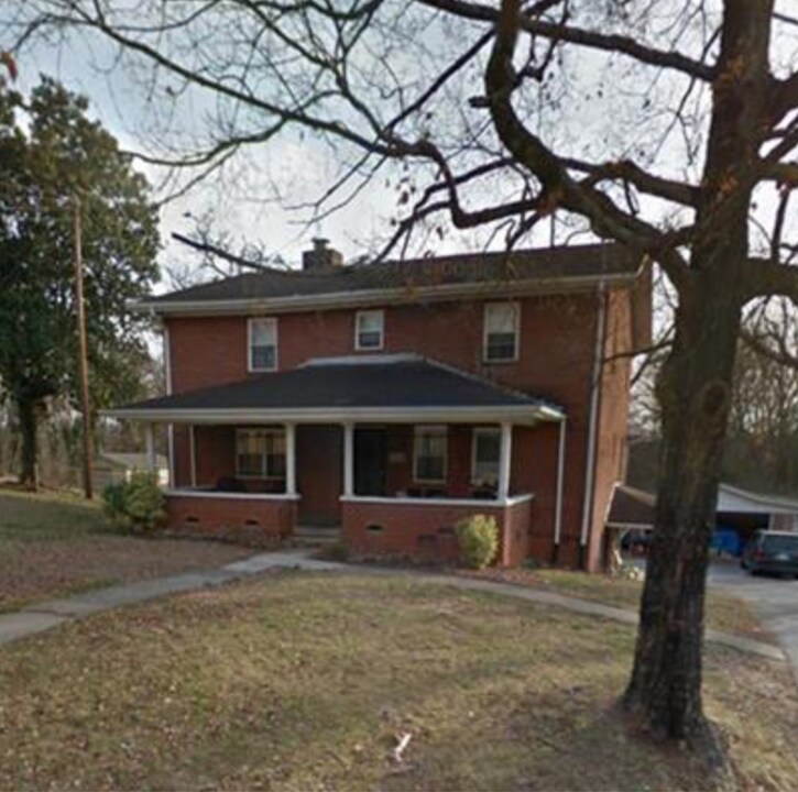 2152 Dandridge Ave-Unit -B in Knoxville, TN - Building Photo