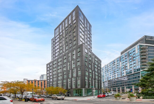 The Cove in Long Island City, NY - Building Photo - Primary Photo