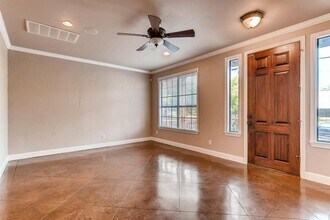 906 Juniper St in Austin, TX - Building Photo - Building Photo