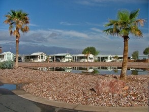 Sundance 1 Mobile Home Park & RV in Casa Grande, AZ - Foto de edificio - Building Photo