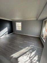 5406 Laurene St in Flint, MI - Building Photo - Building Photo