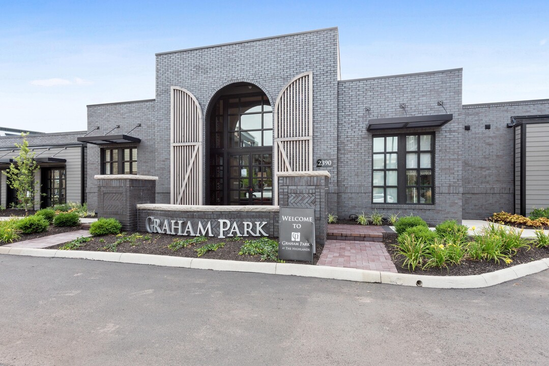 Graham Park at the Highlands in Columbus, OH - Building Photo