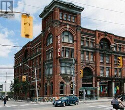 208-1153 QUEEN St in Toronto, ON - Building Photo - Building Photo
