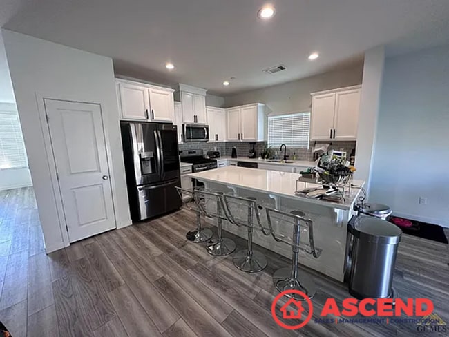 5817 Eiffel Pl in Bakersfield, CA - Building Photo - Building Photo