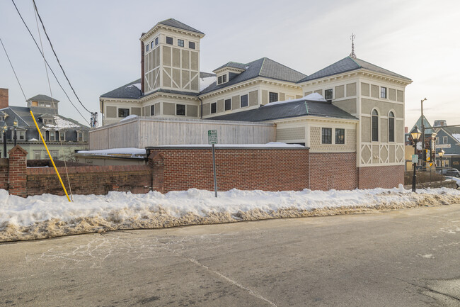 Residences at the Masonic Lodge in Methuen, MA - Building Photo - Building Photo