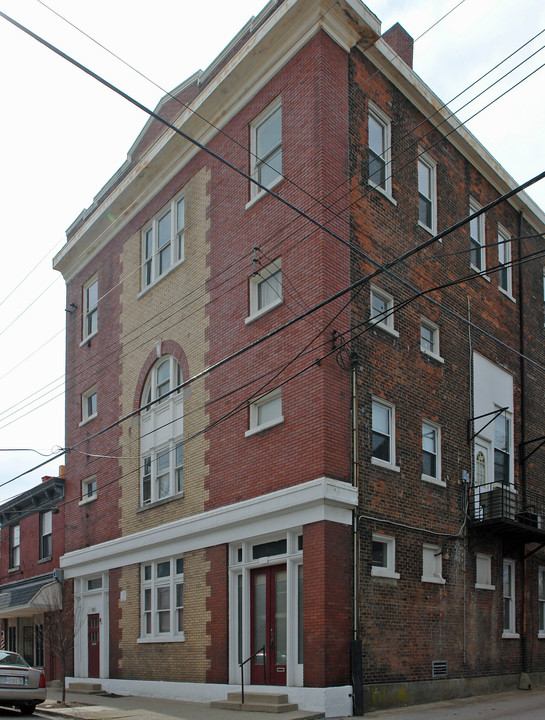 350 Taylor Ave in Bellevue, KY - Foto de edificio