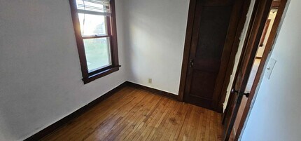 2011 Monroe St in Two Rivers, WI - Building Photo - Building Photo