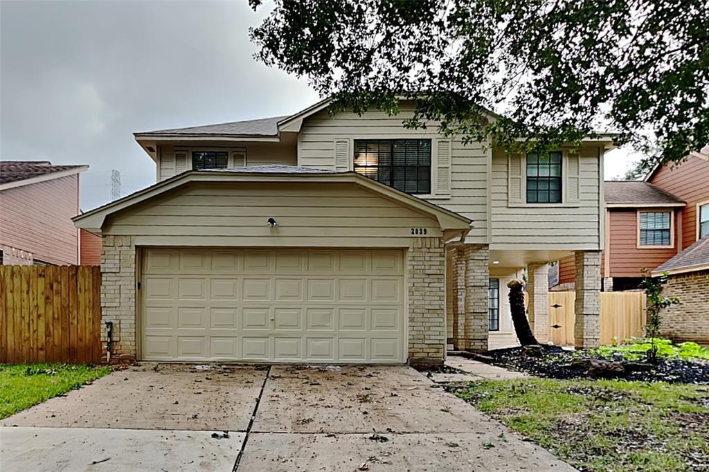 2039 Creek Valley Ln in Sugar Land, TX - Foto de edificio