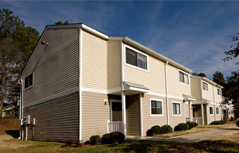 Hawthorne North Park Apartments in Durham, NC - Foto de edificio - Building Photo