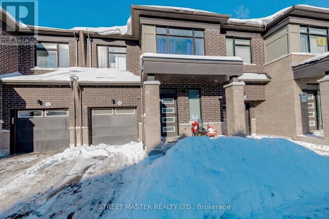 90 Keppel Cir in Brampton, ON - Building Photo - Building Photo